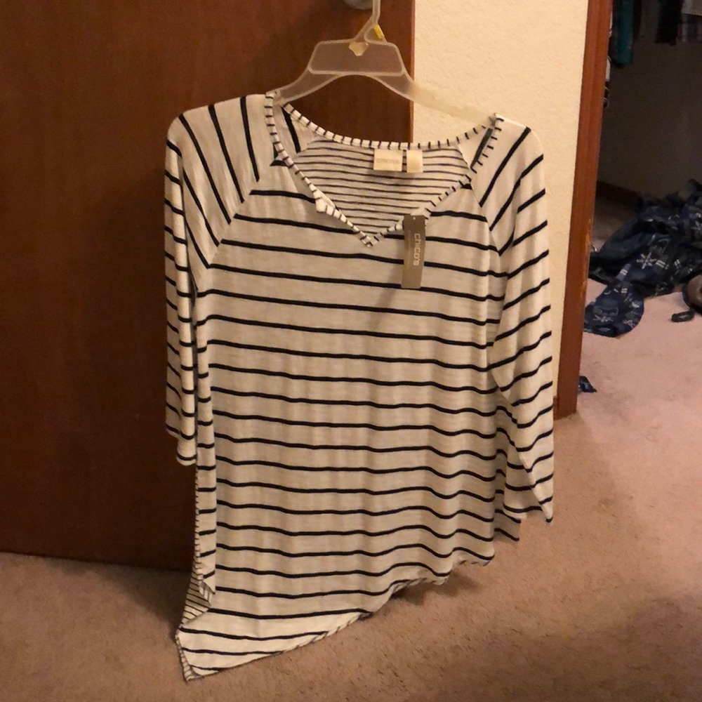 Longsleeved Chicos shirt cut on the bias